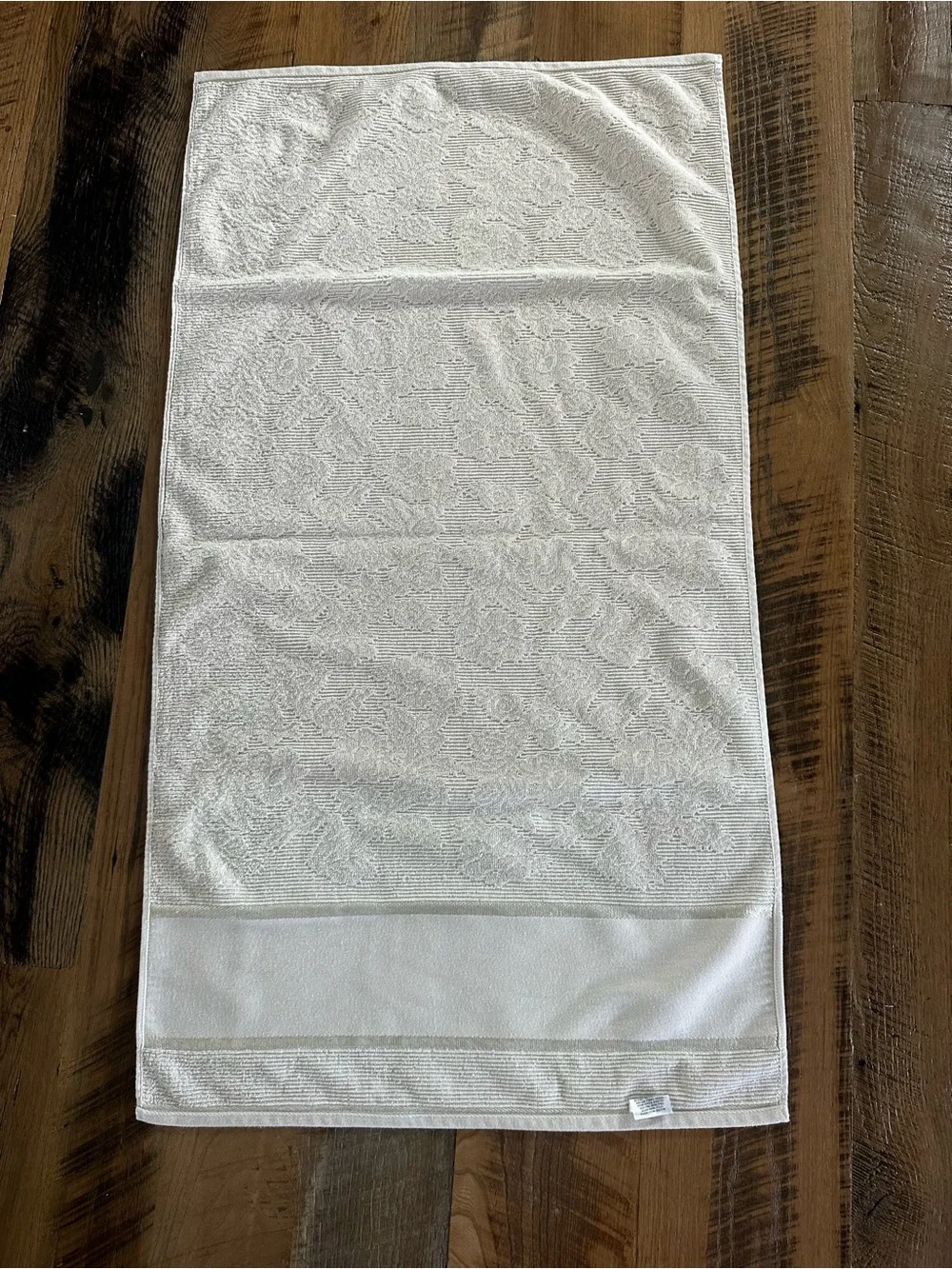 Croscill Terry Bath Towel Vintage Burgundy Crimson Antique Cream Roses
